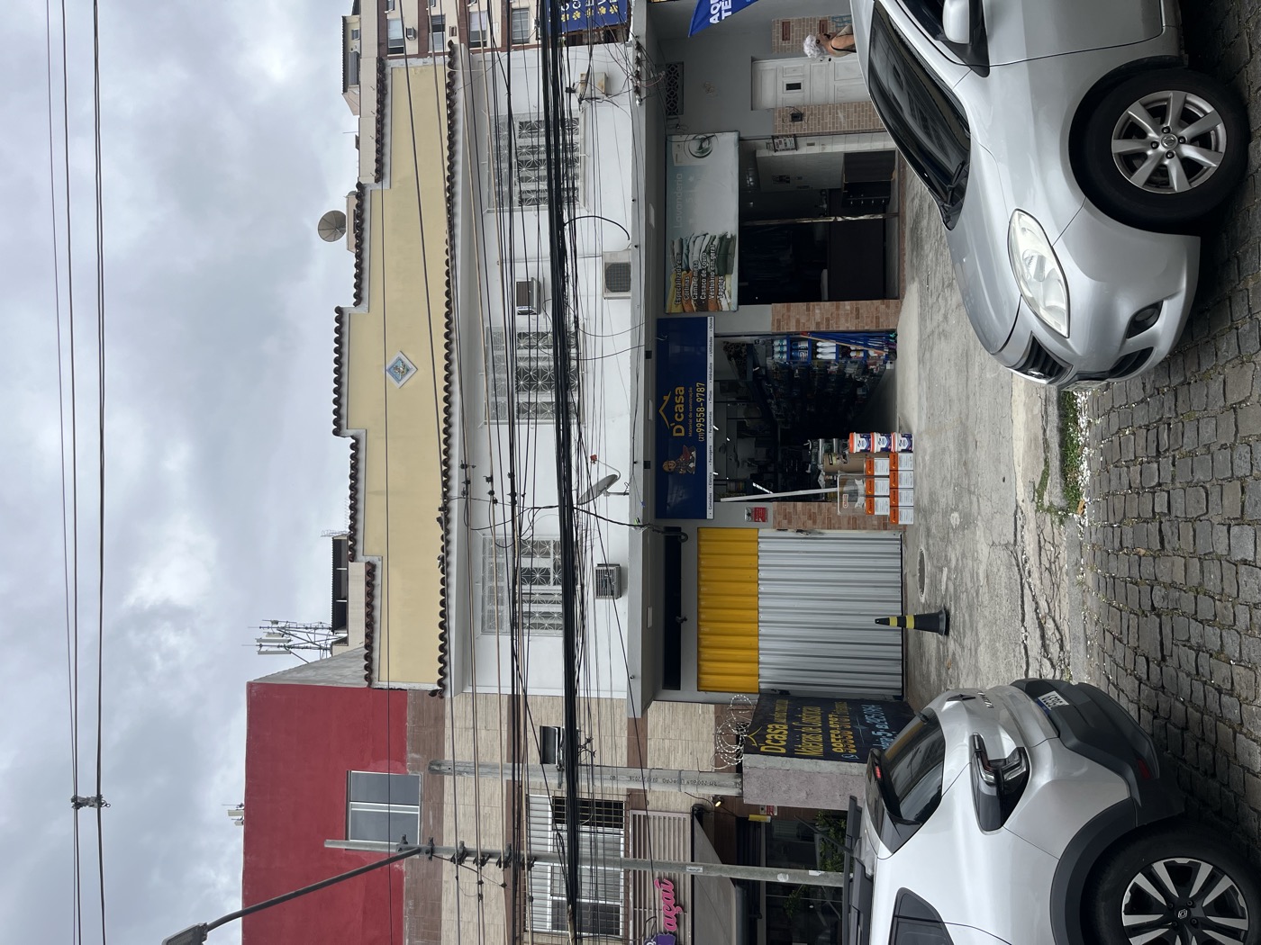 Fachada da D'casa vista da rua, na Freguesia